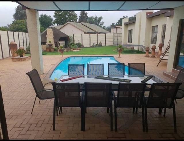 4 BEDROOM HOUSE FOR SALE IN EDELWEISS